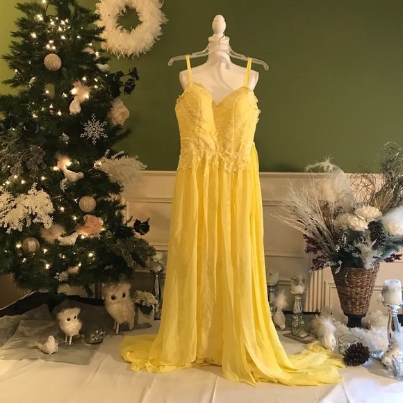 Dresses & Skirts - Formal evening gown